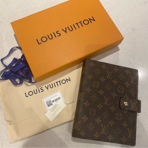 NWT Louis Vuitton Large Ring Agenda